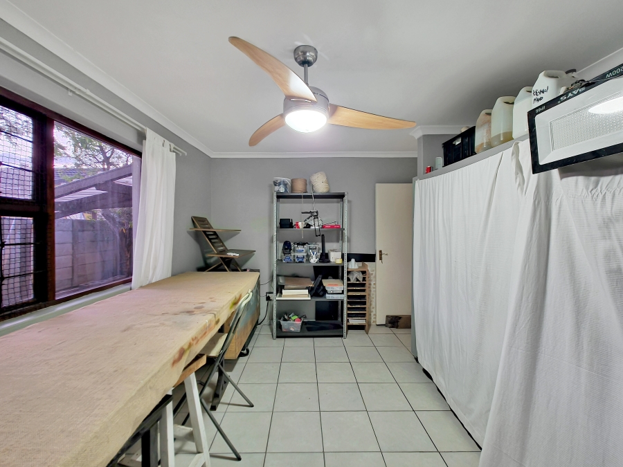 4 Bedroom Property for Sale in Sunridge Western Cape